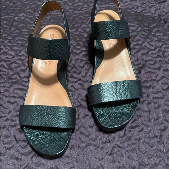 Gentle Souls women’s sandals - Picture 3 of 7